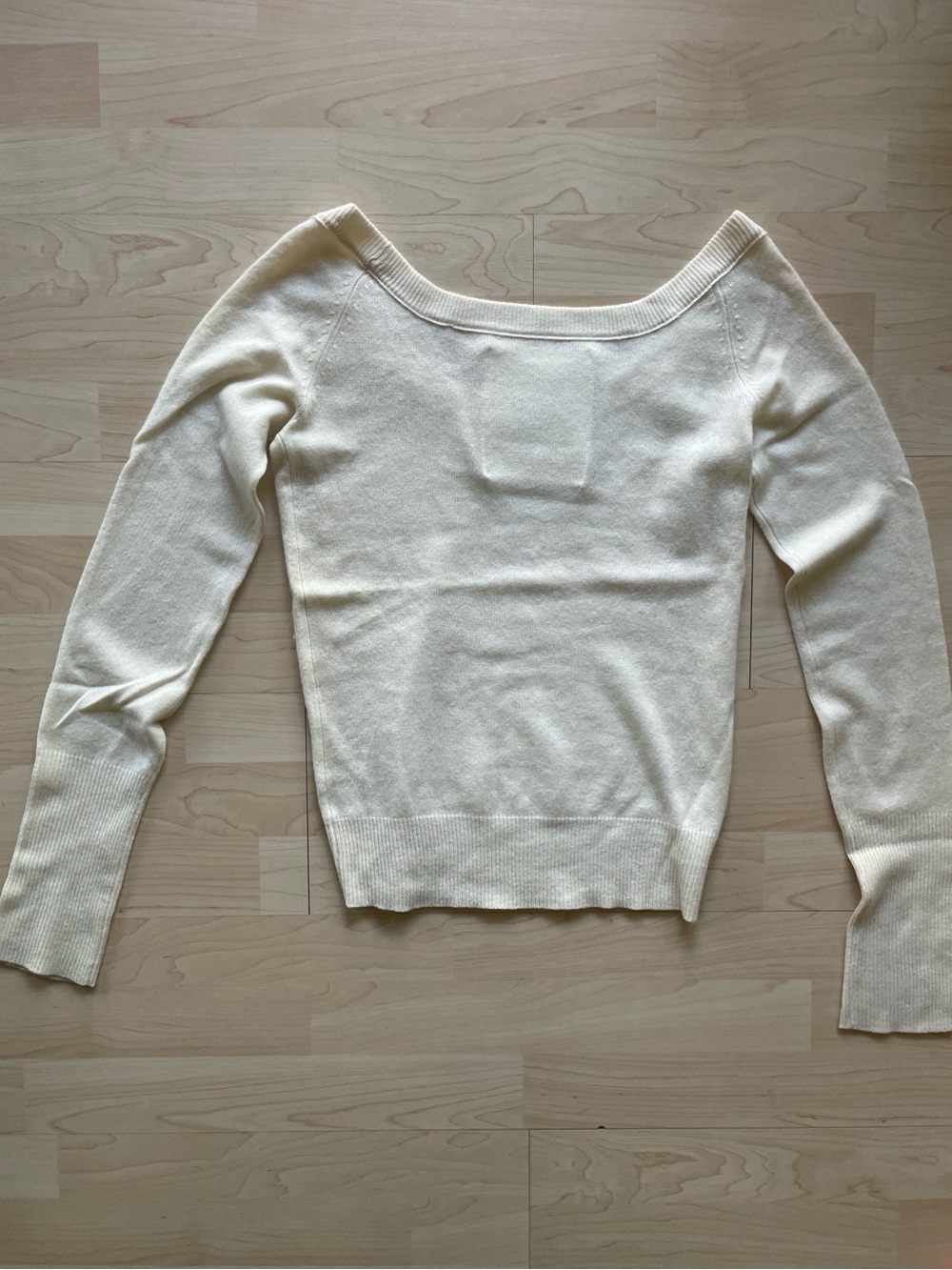 Abercrombie & Fitch y2k Ivory Cashmere-Wool Sweater - Picture 6 of 6